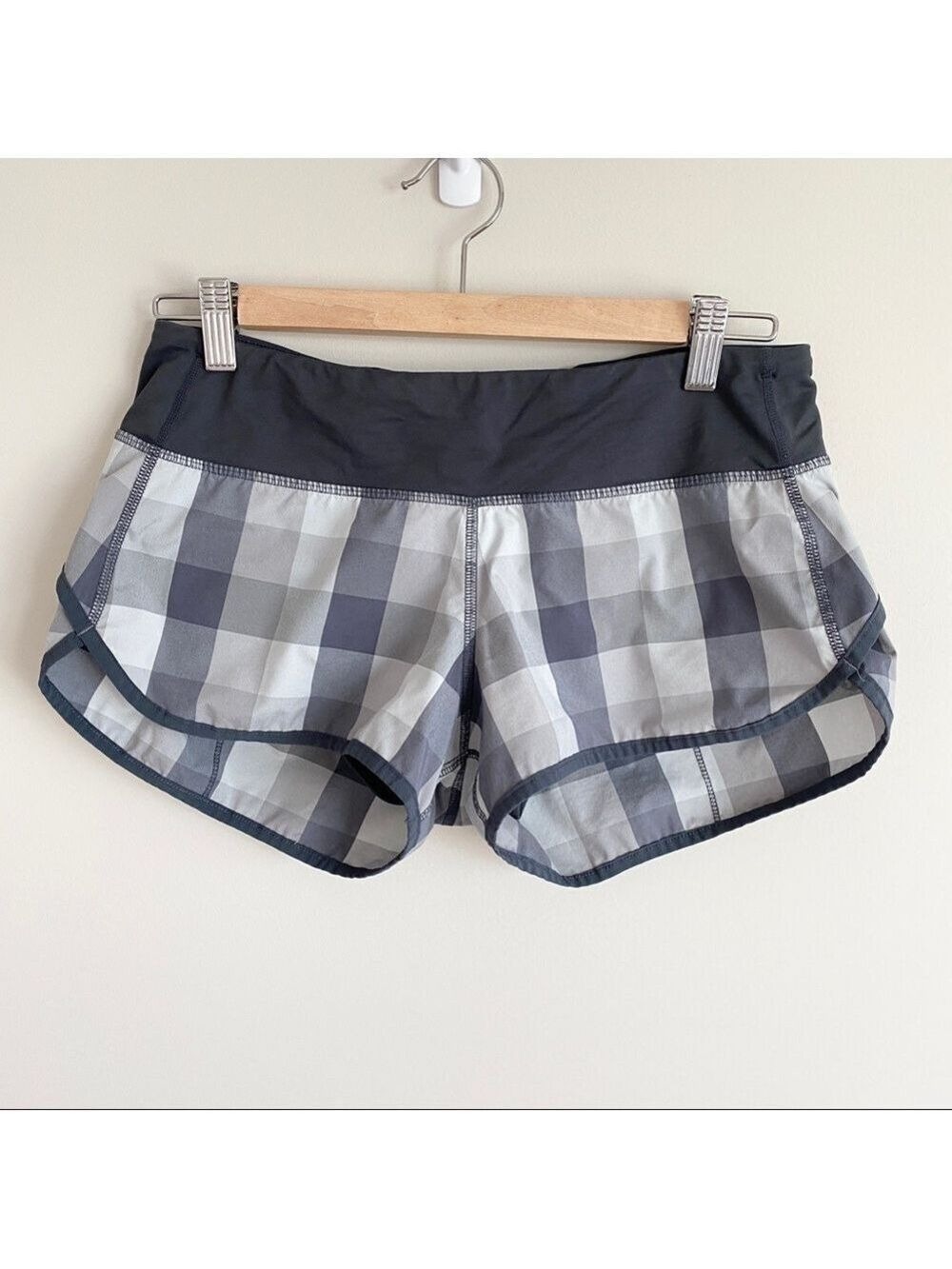 lululemon Speed Shorts Wet Dry Warm Lined Gray Plaid 2.5" inseam Size 6
